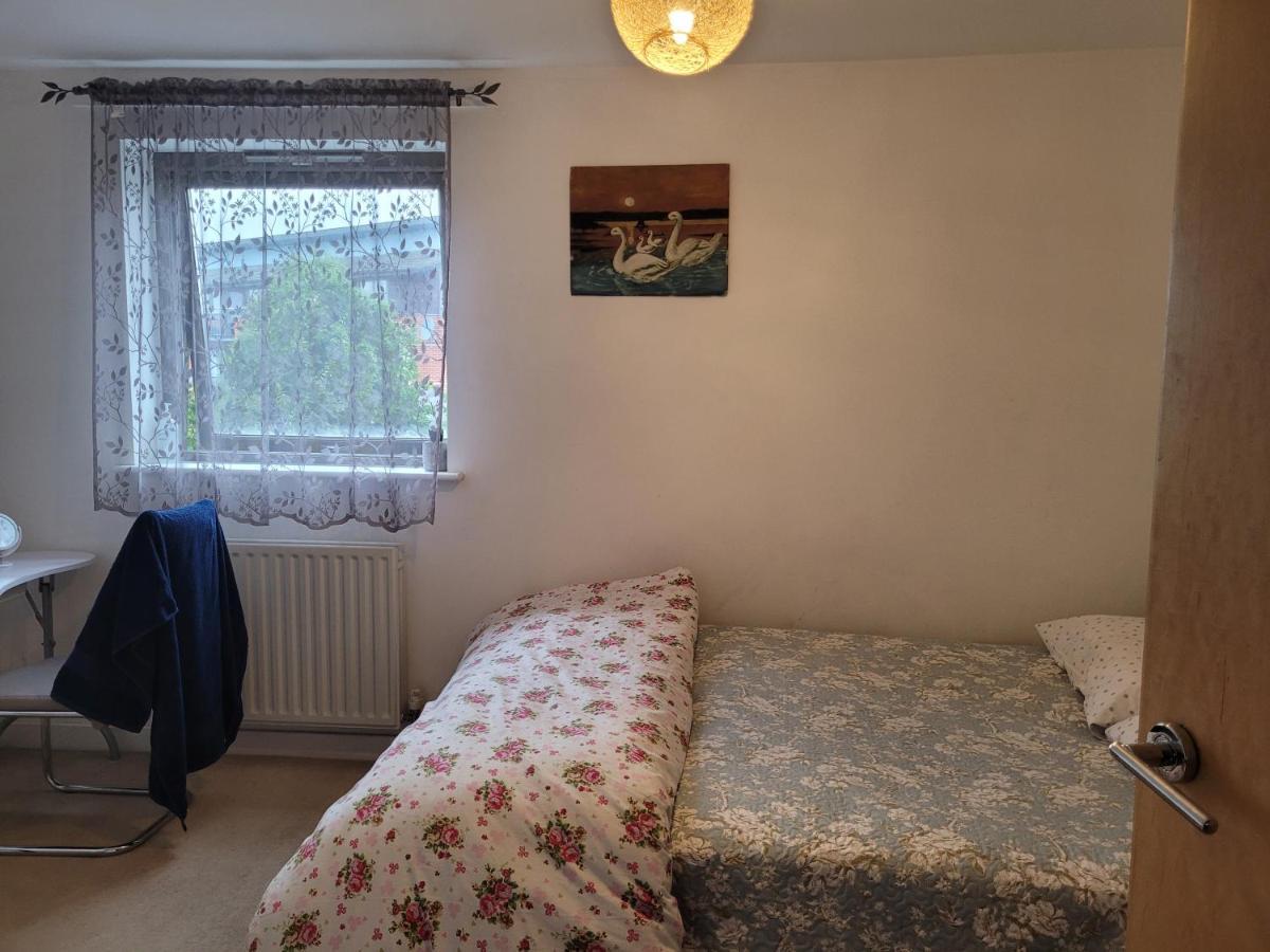 Room Near Heathrow Airport Hillingdon Exterior foto